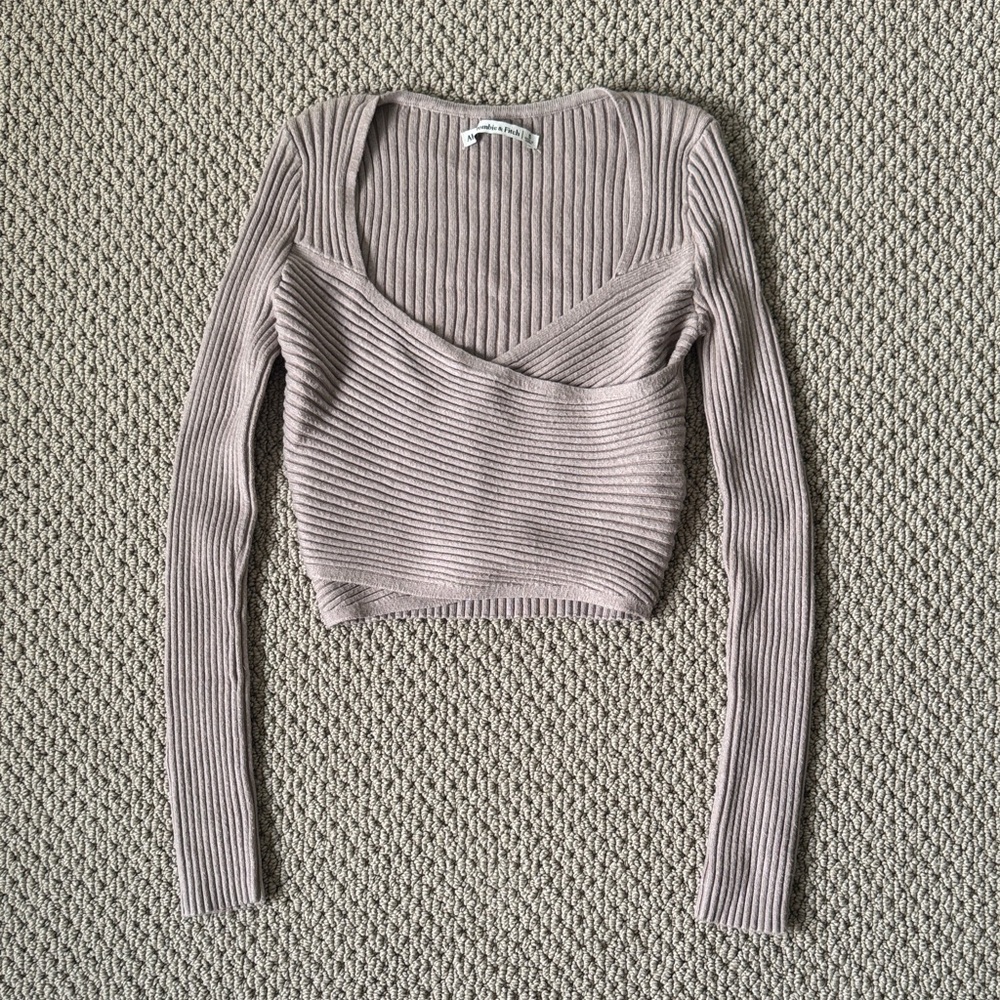 Abercrombie & Fitch Ribbed V-Neck Cropped Sweater - Tan